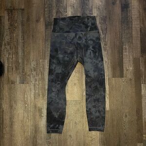 Women’s Lululemon Tye-dye leggings Size 6